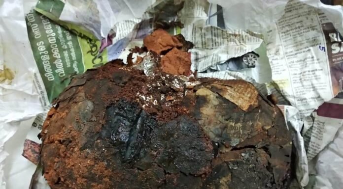 മണ്ണിൽ ചുട്ടെടുത്ത കോഴിയുടെ രുചി അറിയണമെങ്കിൽ ഓർമിക്കുക ഈ പേരുകൾ ..