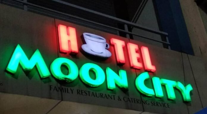 Moon City | Ulloor