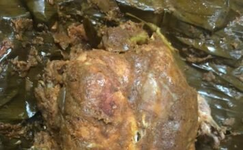 കളിമണ്ണിൽ ചുട്ട എടുത്ത കോഴിയുടെ രുചിയിടം.